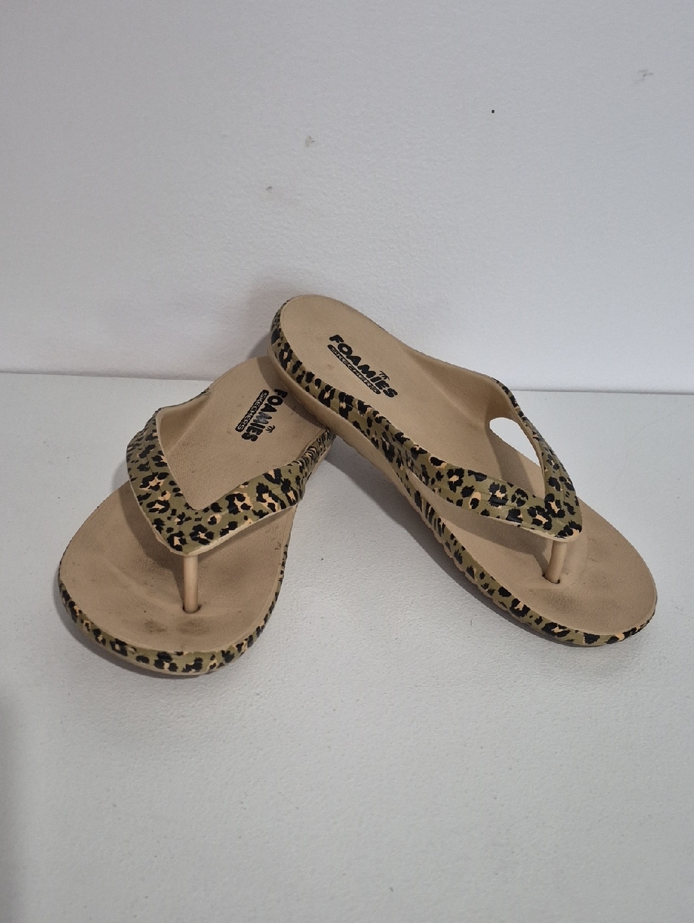 SKETCHERS FOAMIES WOMEN'S LEOPARD PRINT FLIP FLOP